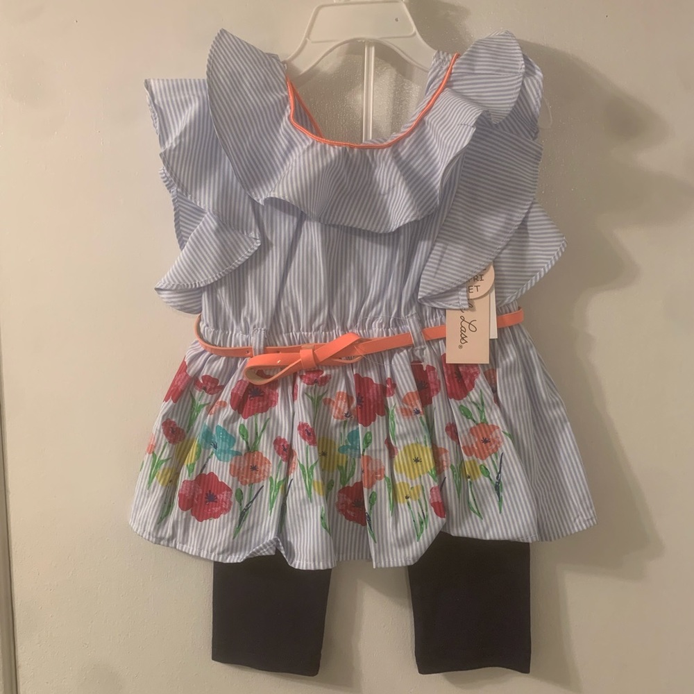 NWT Little Lass Sz 4T Top and Carpi Set